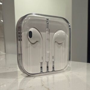 **NEVER USED Apple AUX Headphones